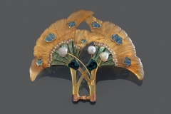 Modèle similaire de GEORGES FOUQUET - Motif Fleur en Corne  - Vers 1900 - Adjugé : 9.000€