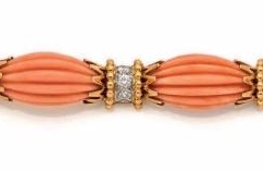 VAN CLEEF & ARPELS -  Bracelet Corail Diamants - Vers 1970 - Adjugé : 10.000€