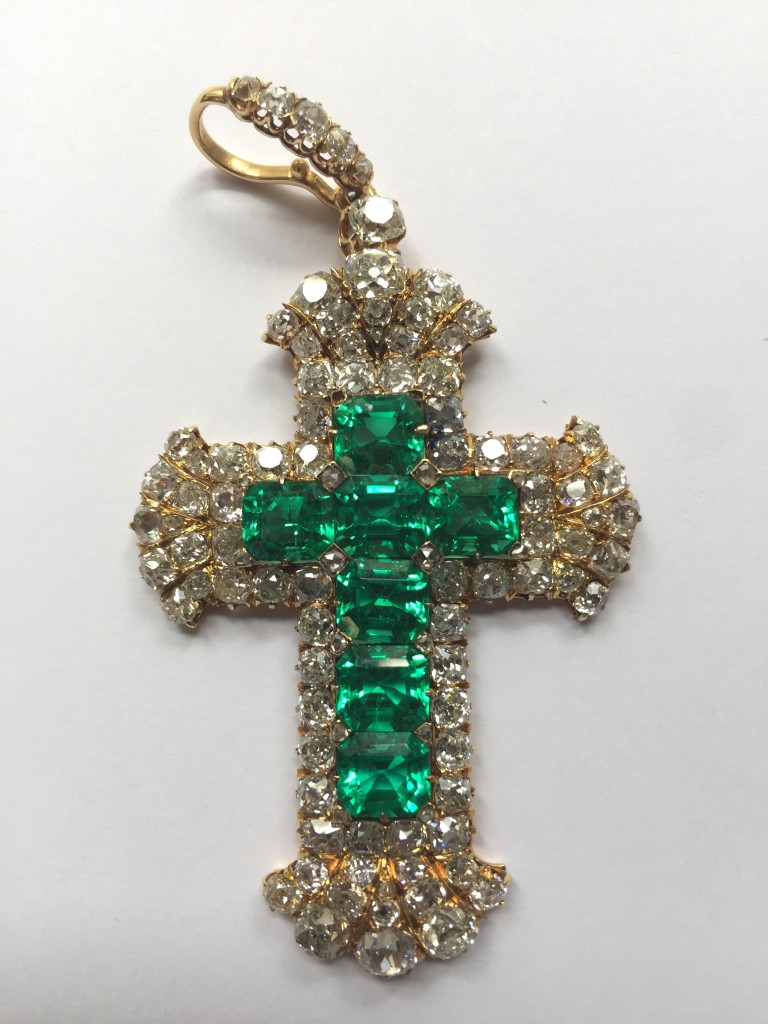 Pendentif Croix Episcopale Emeraudes Diamants