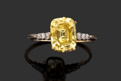 Bague Diamant jaune - 2,54 carats Fancy Vivid Yellow VS2 - Décembre 2015 - Adjugé : 54.000€