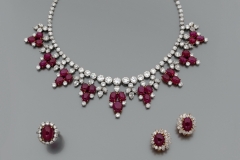 HARRY WINSTON - Parure Bijoux Diamants Rubis - Adjugé : 130.000€